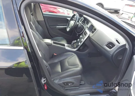 2015 Volvo S60 T5 Premier из США, поврежденный, VIN YV126MFK7F1362850